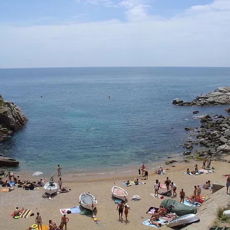 Nomad Haux In The Heart Of Tossa 6 Tossa de Mar